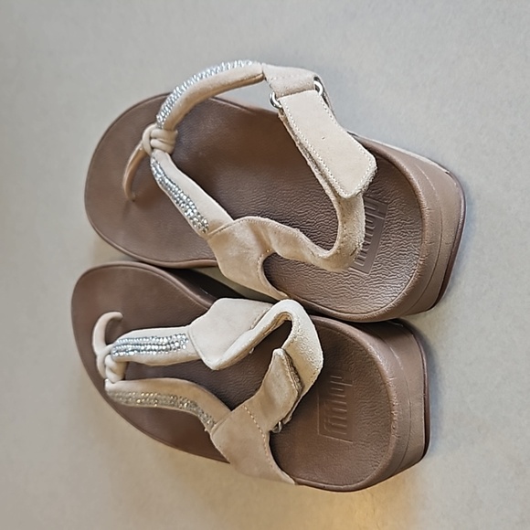 Tan suede thong fitflop sandals - Picture 2 of 11